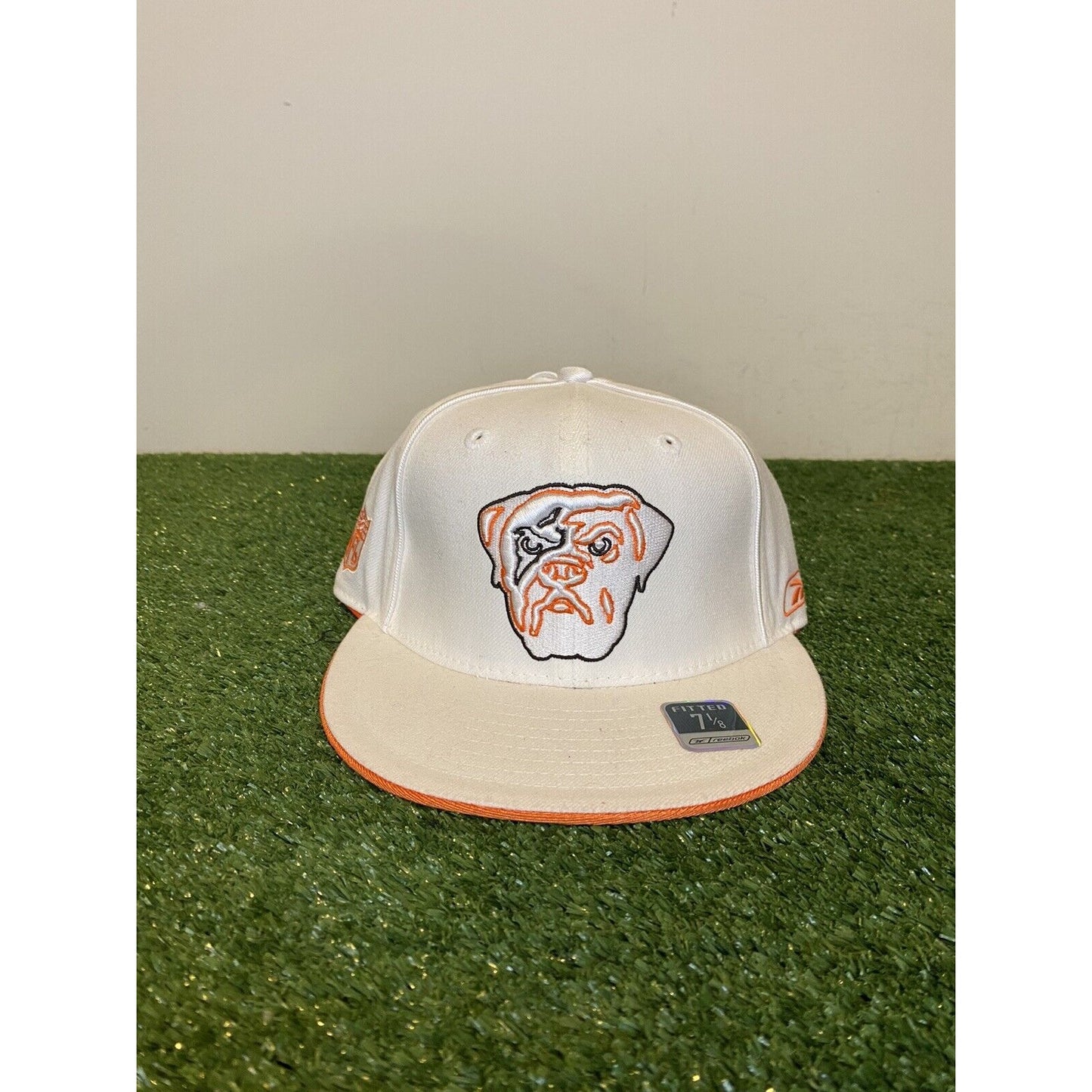 Vintage YTK reebok Cleveland Browns Fitted hat 7 1/8 white dazzle Exclusive