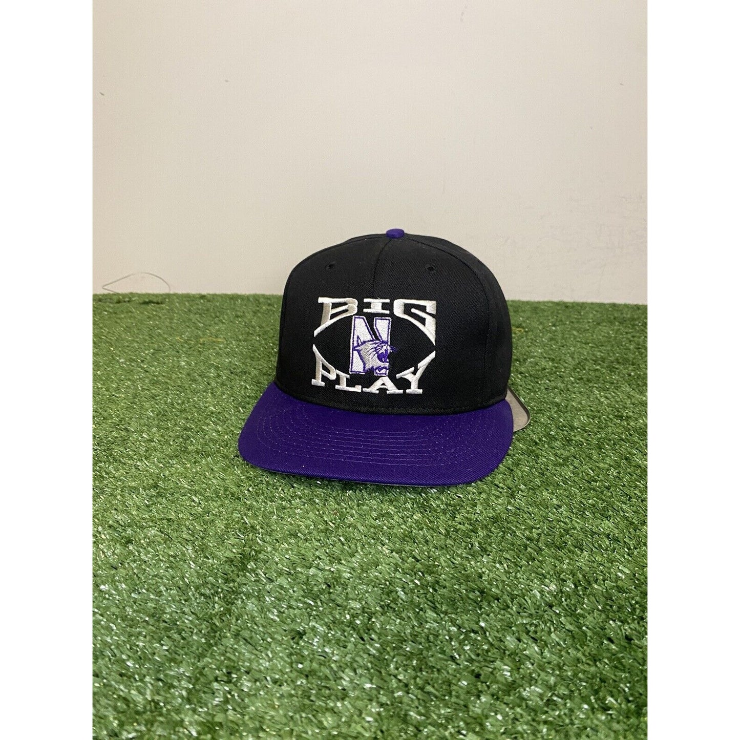 Vintage YTK Big Play Northwestern Wildcats logo snapback hat NWT black